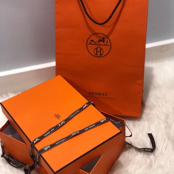100% Auth HERMES GIFT BOX w/ 2 DUST BAG & Ribbon - Picture 2 of 16